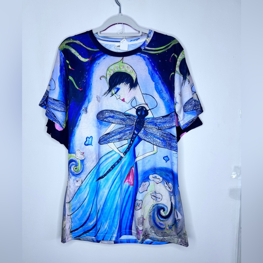 Girl with dragonfly T-shirt